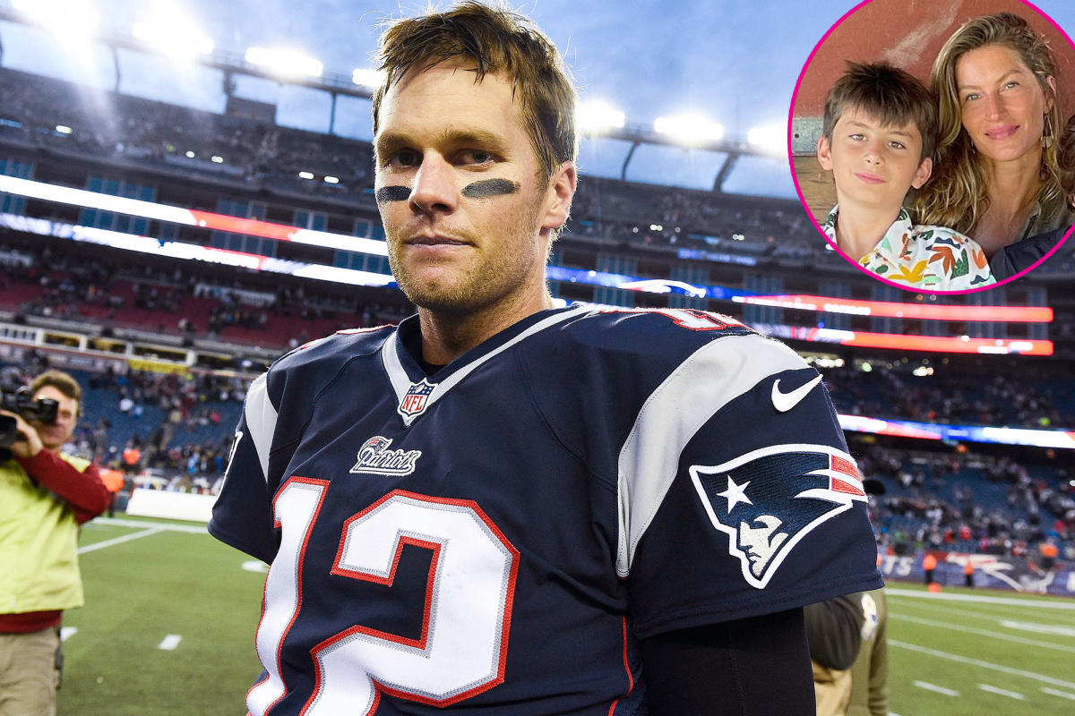 Tom Brady and Larry Fitzgerald will host a weekly SiriusXM radio show this  fall