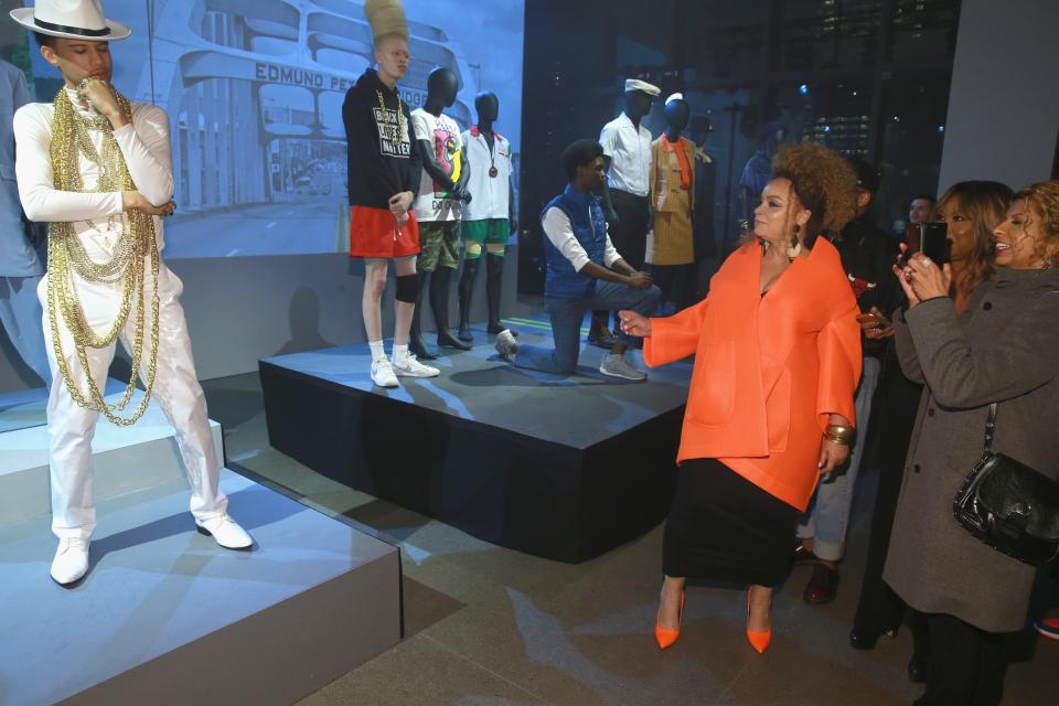 Carter at an exhibit hosted by IMG and Harlem Fashion Row during New York Fashion Week, celebrating her work and that of other costume designers.