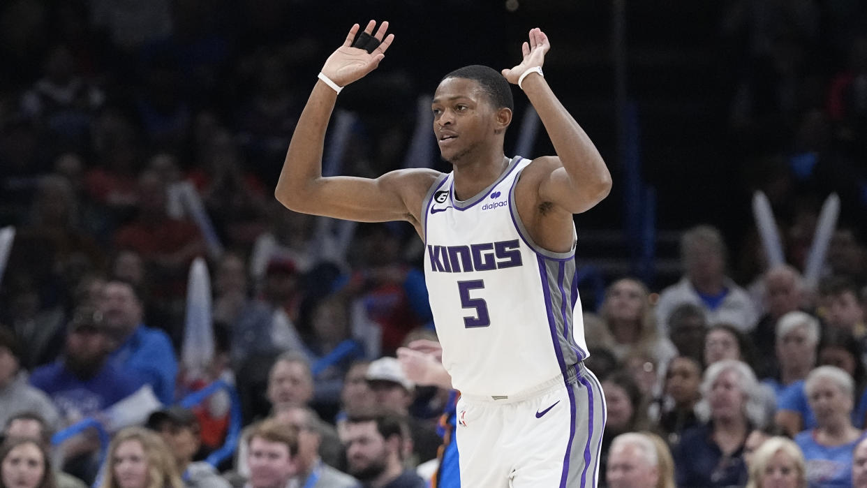 Sacramento Kings guard De'Aaron Fox (5) during an NBA basketball game against the Oklahoma City Thunder, Sunday, Feb. 26, 2023, in Oklahoma City. (AP Photo/Sue Ogrocki)