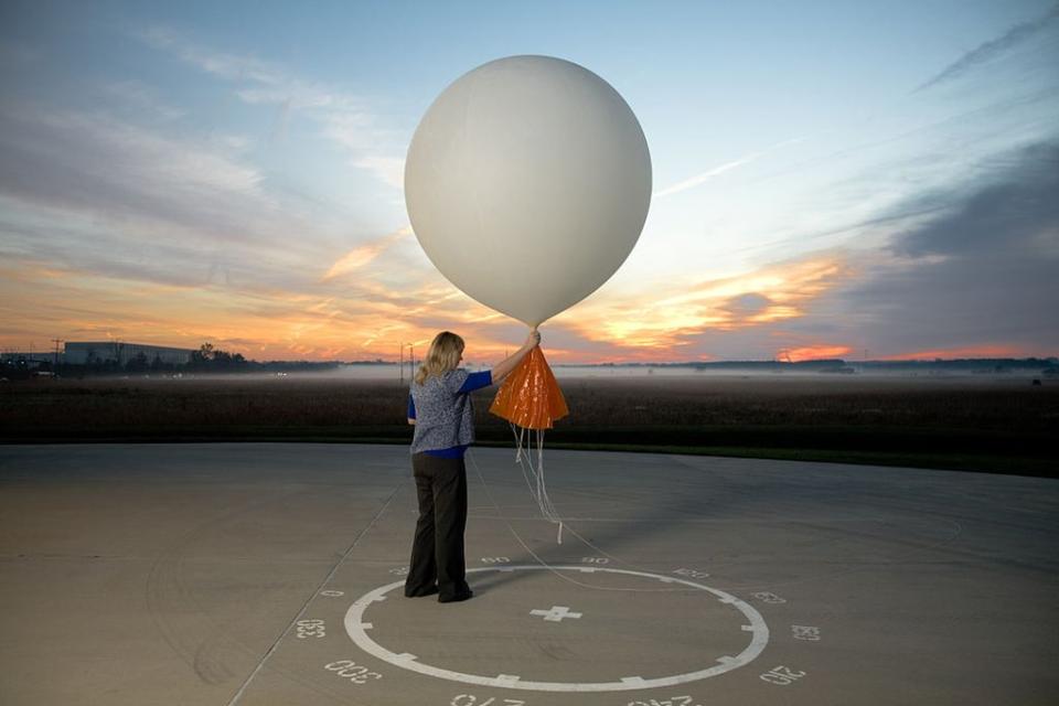 Lanzamiento de un globo sonda en Sterling, Virginia en 2012.