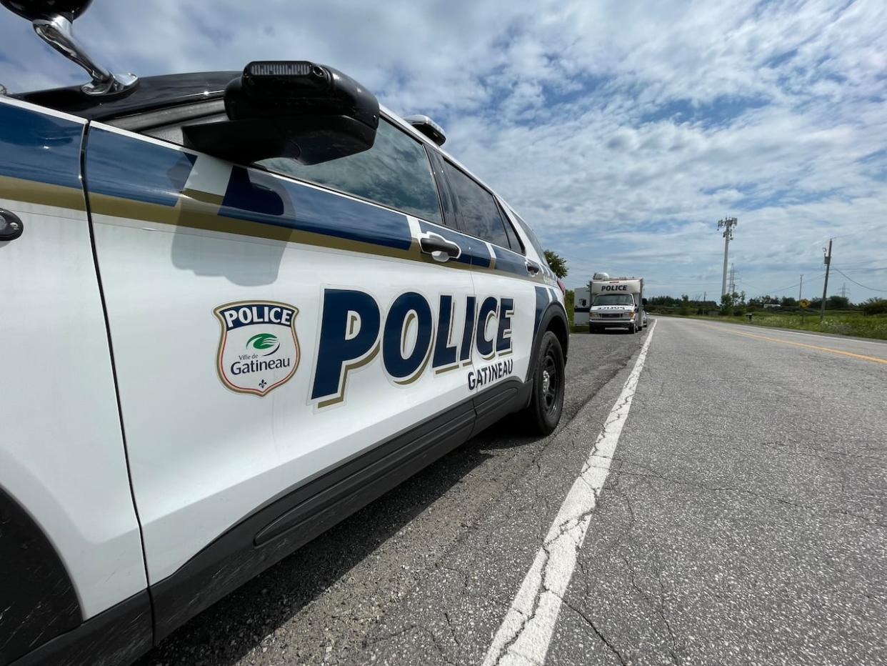 Gatineau police have charged a man after an investigation in connection with a possible hit-and-run.  (Matéo Garcia-Tremblay/Radio-Canada - image credit)