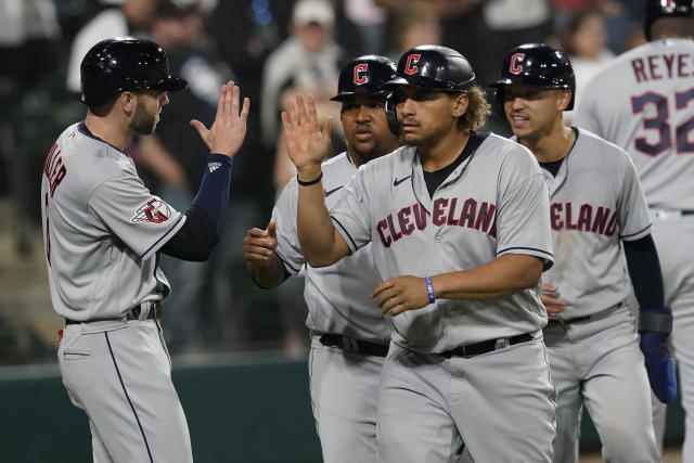 White Sox place Andrew Vaughn on IL with bruised hand