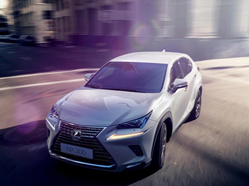 LEXUS NX。