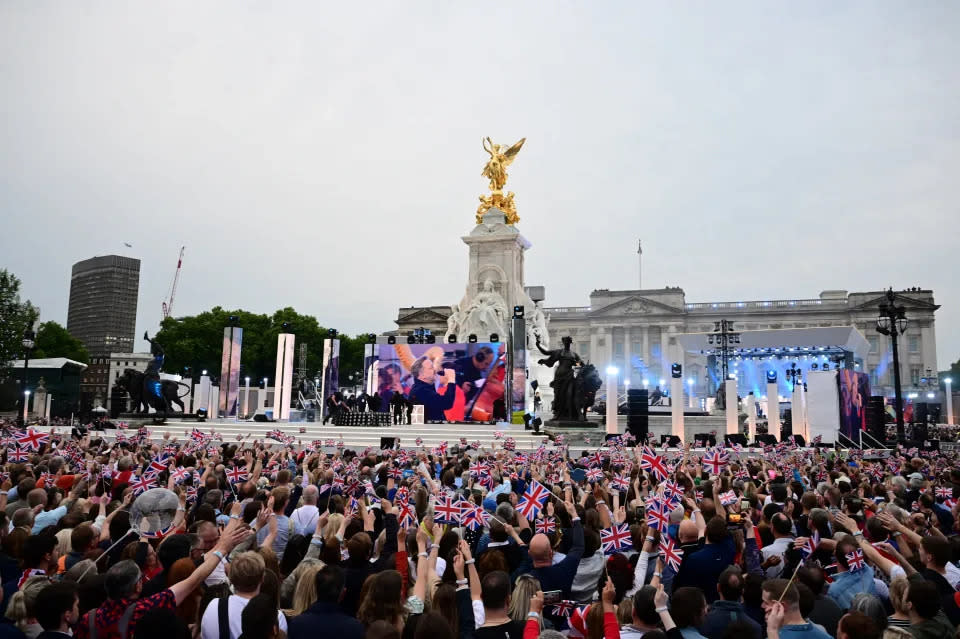 Das 70. Thronjubiläum von Queen Elizabeth II. in Zahlen: Von 1.400 Soldaten bis zu 22.000 Palast-Partygästen