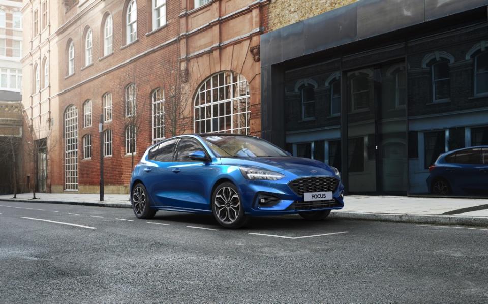 17-ford-focus-1-0-ecoboost-hybrid