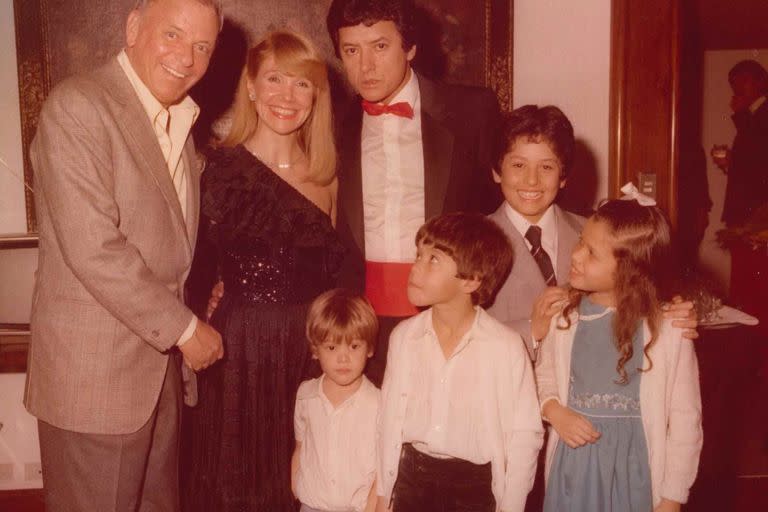 Frank Sinatra y la familia Ortega en el Hotel Sheraton 