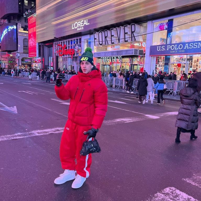 Times Square, uno de los sitios elegidos para recorrer durante la estadía (Foto: Instagram @j.reiii)