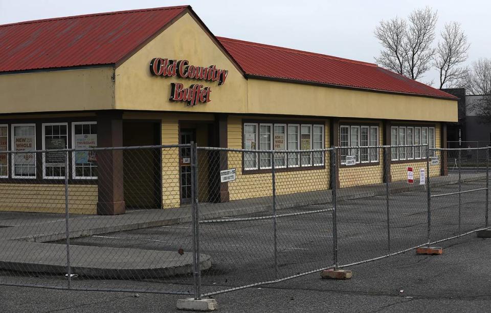 The building that formerly housed Old Country Buffet at the Colonnade shopping center is slated for redevelopment Bob Brawdy/bbrawdy@tricityherald.com