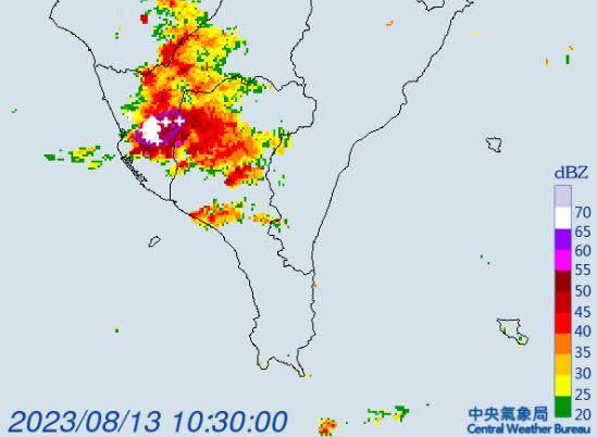 高雄、屏東地區慎防大雷雨。（圖／翻攝自中央氣象局）