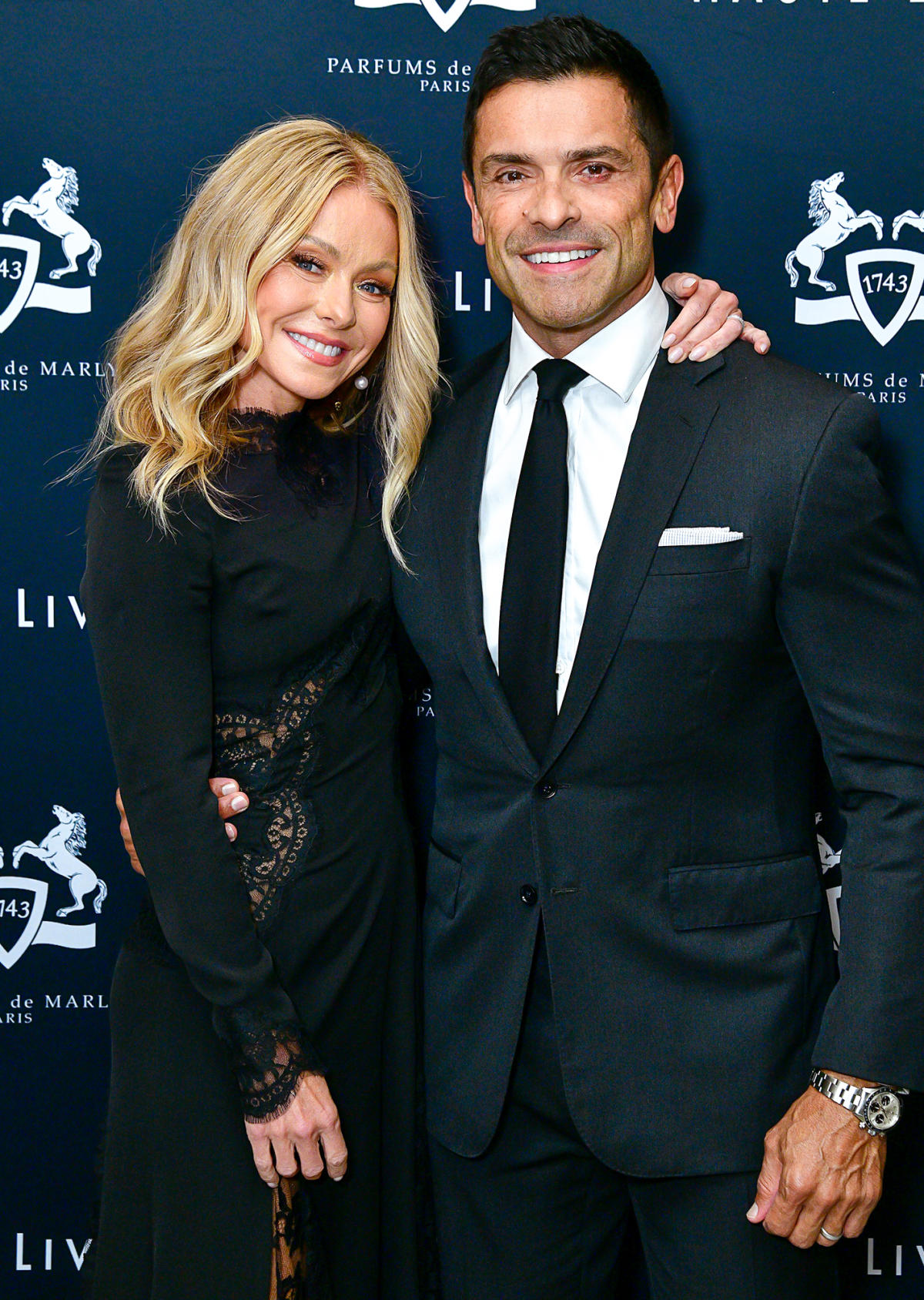 Mark Consuelos and Kelly Ripa Gush Over Their Naked Bodies on 'Live'