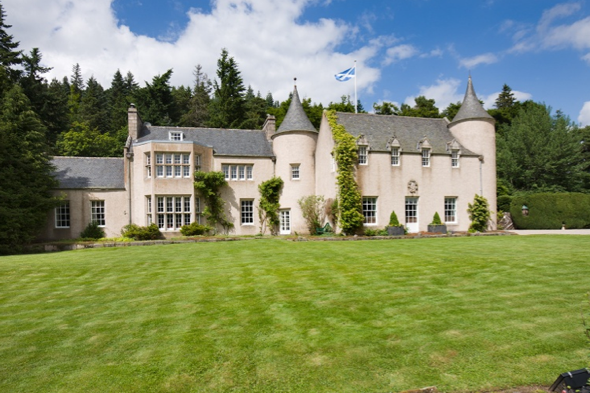 Billy Connelly sells tartan-clad Candagraig house in Scotland for £3m