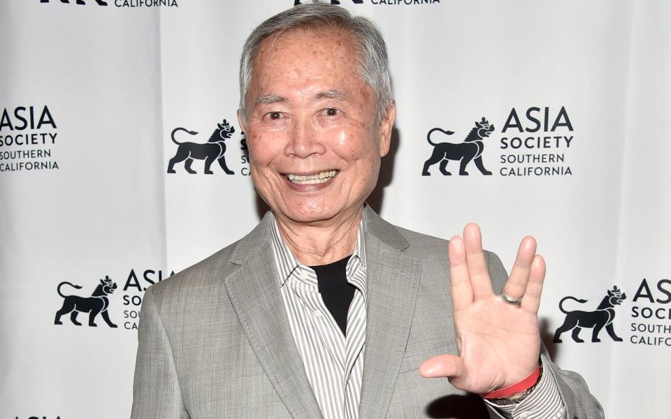 Auch George Takei, Co-Star von Nichelle Nichols, äußerte sich zum Tod seiner Kollegin: "Ich werde noch mehr über die bahnbrechende, unvergleichliche Nichelle Nichols sagen, die als Lt. Uhura der USS Enterprise mit uns auf der Brücke war."  (Bild: Alberto E. Rodriguez/Getty Images for Asia Society Southern California)