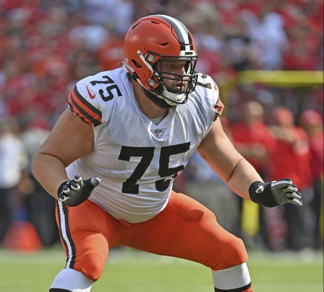 Joel Bitonio named AP First-Team All-Pro, Myles Garrett and Nick Chubb  snubbed