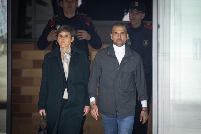 Dani Alves released from prison after paying bail while awaiting appeal of  rape conviction in Spain - Yahoo Sports