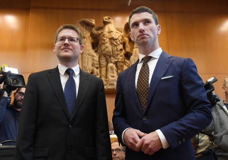 NPD-Anwalt Peter Richter (l) und der NPD-Vorsitzende Frank Franz. (Bild: Uli Deck/dpa)