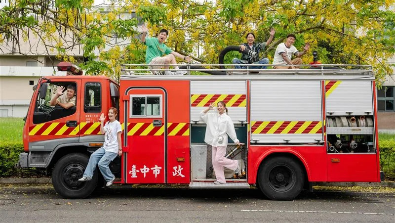 第四季陣容包括姚元浩（左起）、莎莎、張立東、吳映潔、郭泓志、乱彈阿翔。（圖／好看娛樂提供）