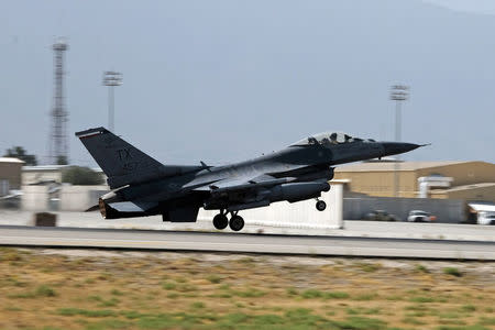 A U.S. Air Force F-16 Flying Falcon fighter bomber takes off for a mission from Bagram air field in Afghanistan August 11, 2016. REUTERS/Josh Smith