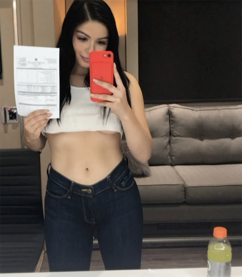 <p>Just your typical work photo! The <em>Modern Family</em> actress returned to the set of her TV show after summer hiatus wearing some of her signature sexy attire. Nothing says “I’m at work” like some underboob, right? Oh, not at your job either? (Photo: <a rel="nofollow noopener" href="https://www.instagram.com/p/BX0iiYOBm0k/?taken-by=arielwinter" target="_blank" data-ylk="slk:Ariel Winter via Instagram" class="link ">Ariel Winter via Instagram</a>) </p>