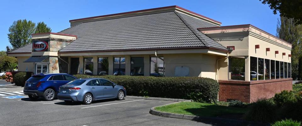 The former Izzy’s restaurant located in Olympia Square.