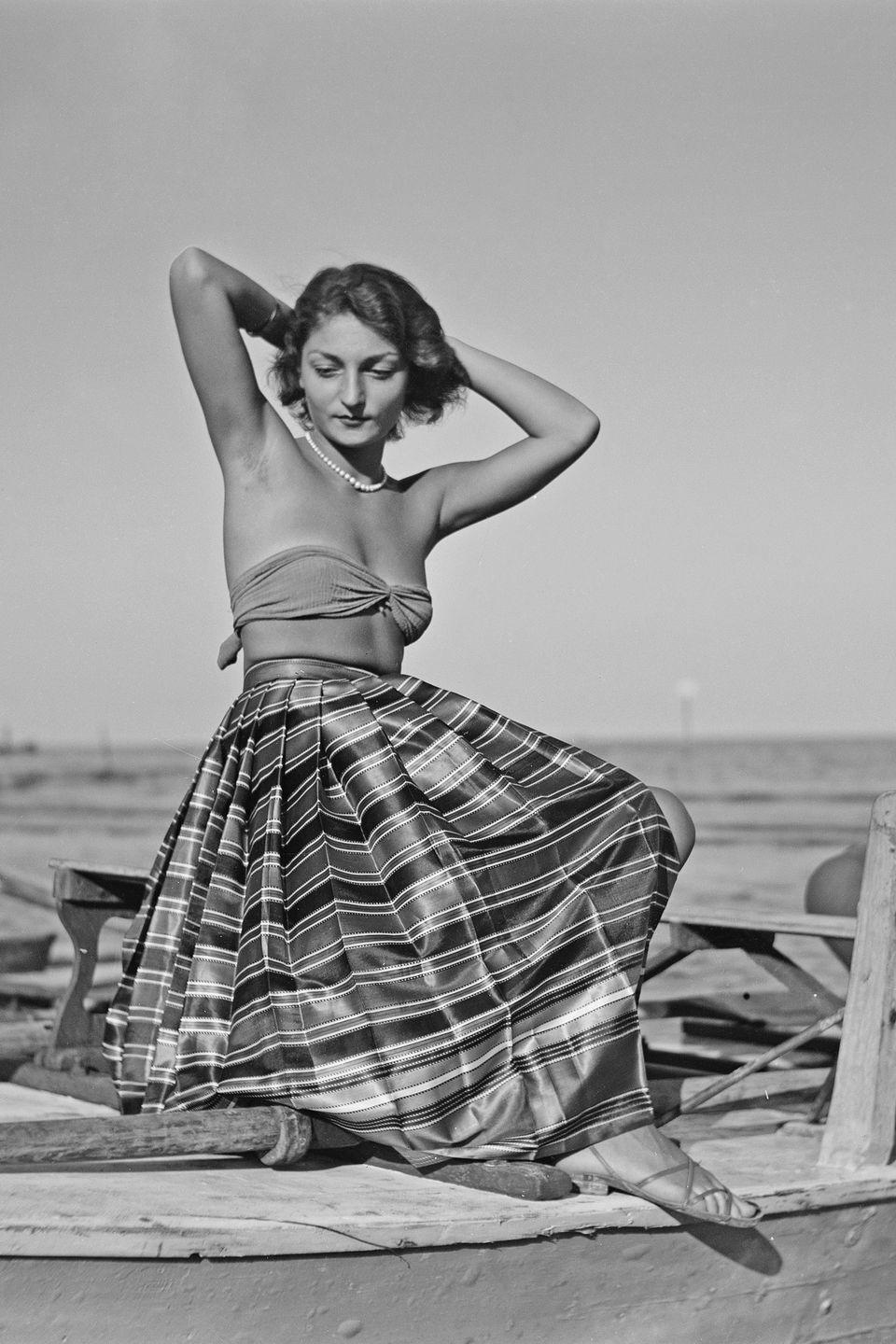 1950s: Bare Midriff Rules All