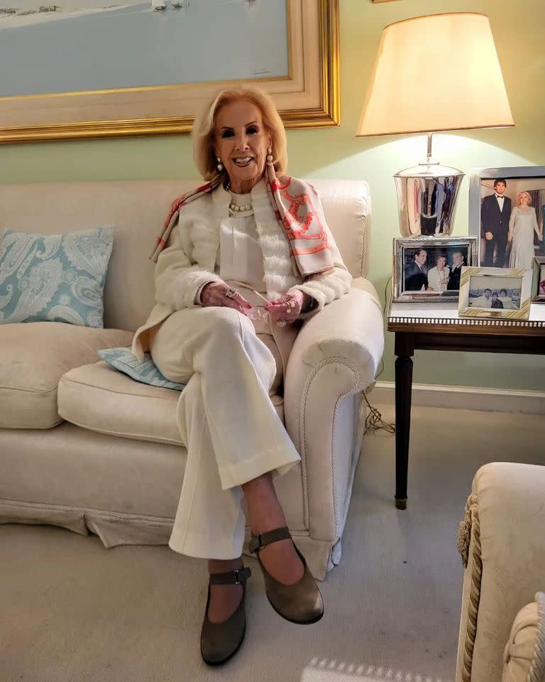 Mirtha Legrand en su quinto día de recuperación, según la foto que tomó y compartió en sus redes Teté Coustarot