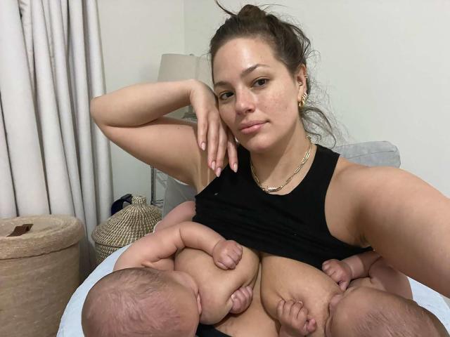 Ashley Graham Wants Women to Have the Right to Choose However They Want to  Feed Their Babies