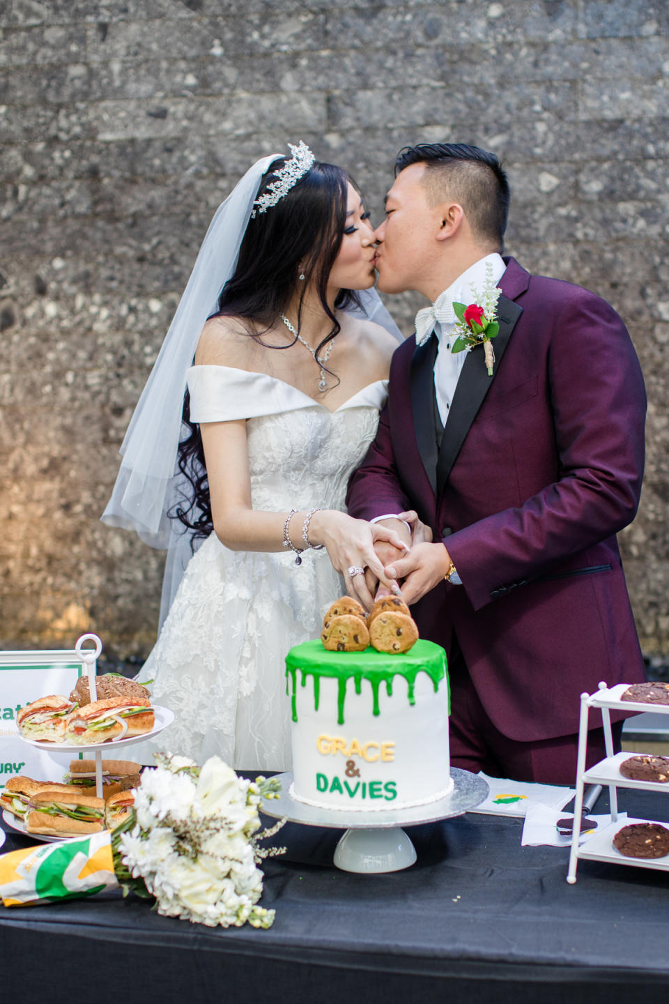 subway wedding cake