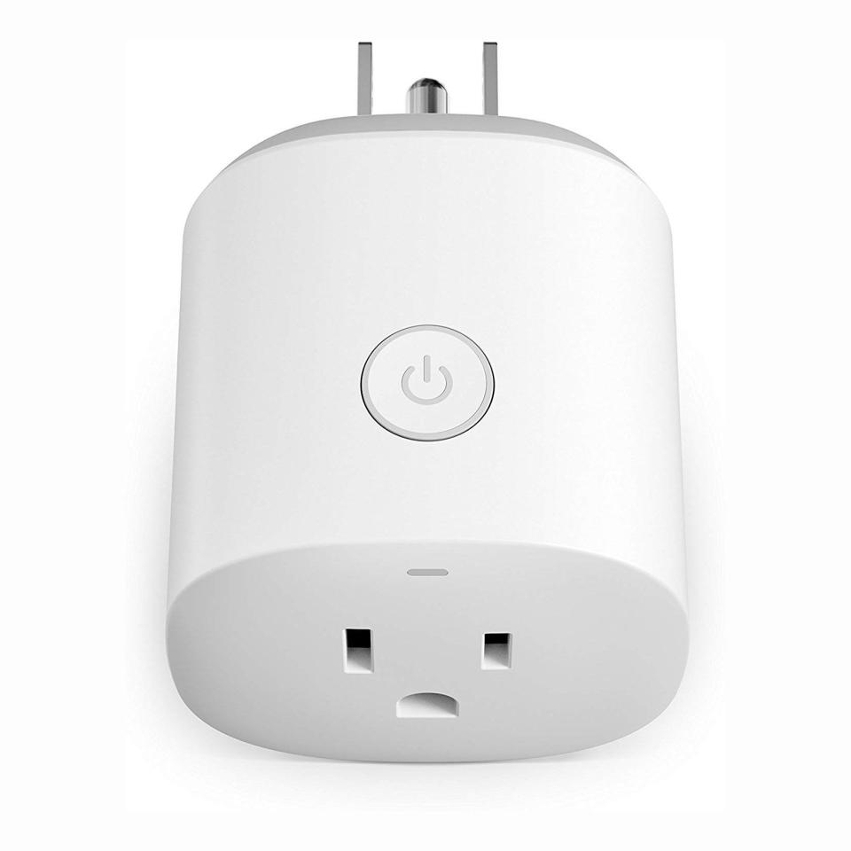 7) SmartThings Smart Outlet