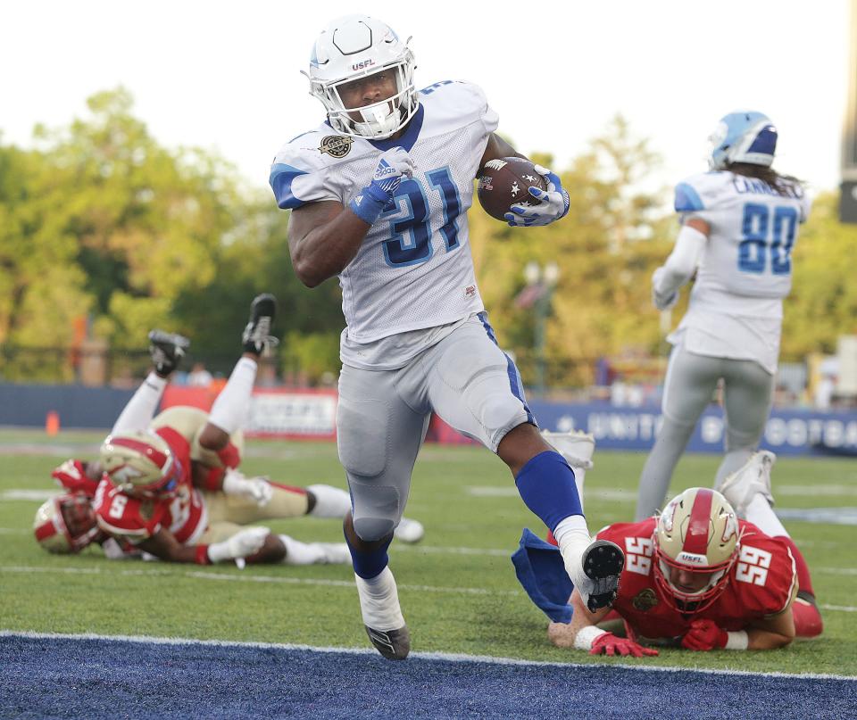 Jordan Ellis of the New Orleans Breakers scores a touchdown against the Birmingham Stallions in the first half during the USFL Playoffs at Tom Benson Hall of Fame Stadium Saturday, June 25, 2022. 