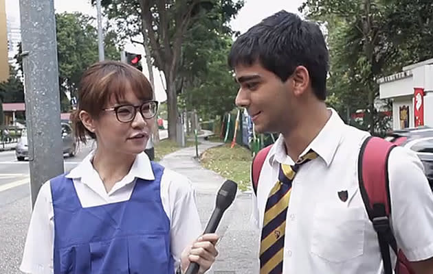 Jade Seah interviews Anglo-Chinese School students on girl uniforms. (YouTube Screengrab)