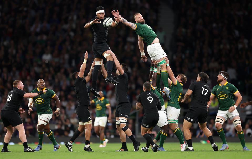 South Africa and New Zealand in their pre-World Cup warm-up match. (Julian Finney/Getty Images)
