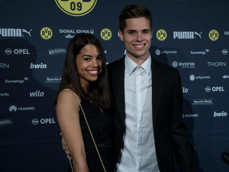 Freuen sich über ihren ersten gemeinsamen Nachwuchs: Sarah Richmond und Julian Weigl. (Bild: imago images/Sven Simon)