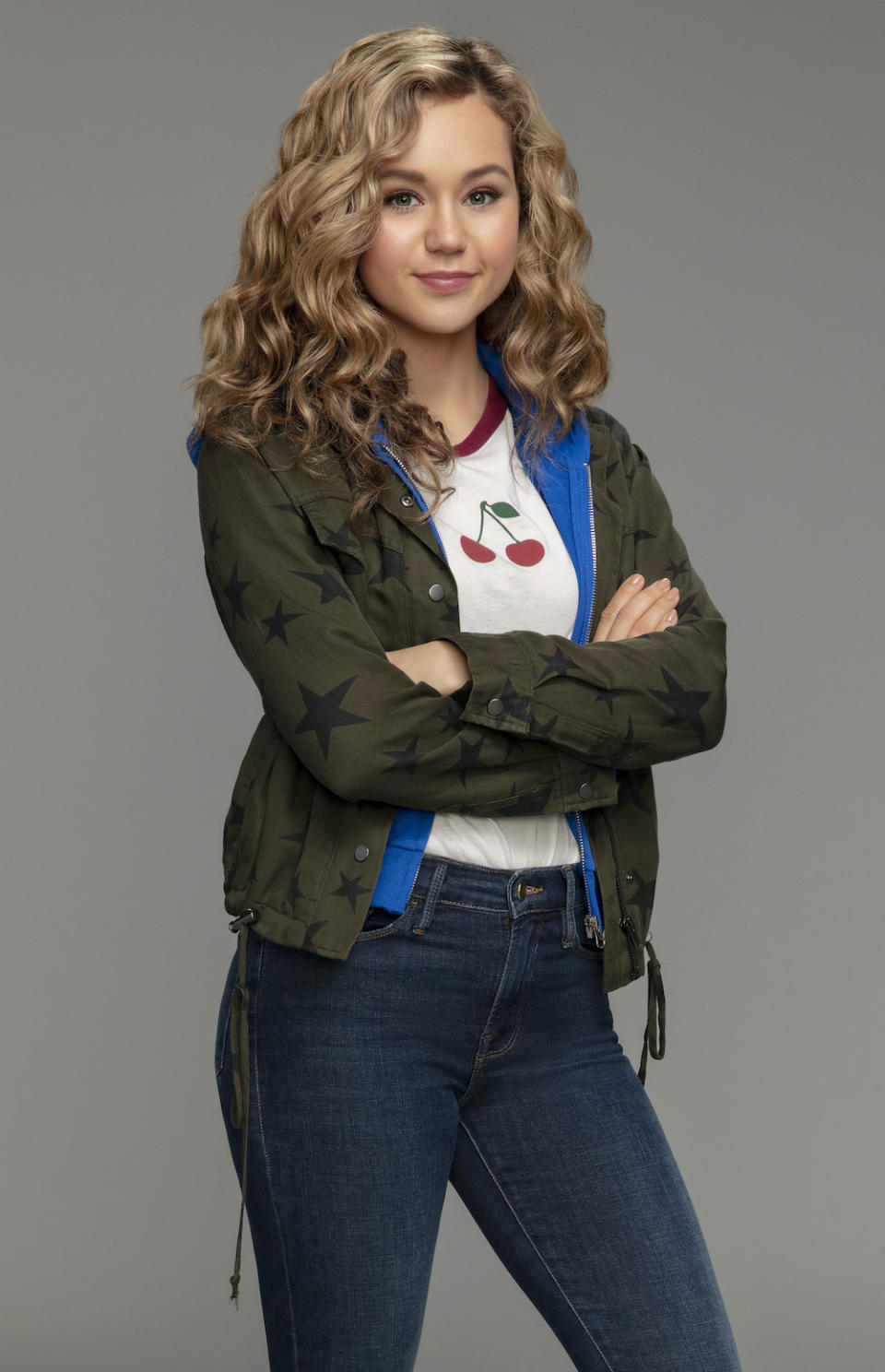 Brec Bassinger (PHOTO: Warner TV)