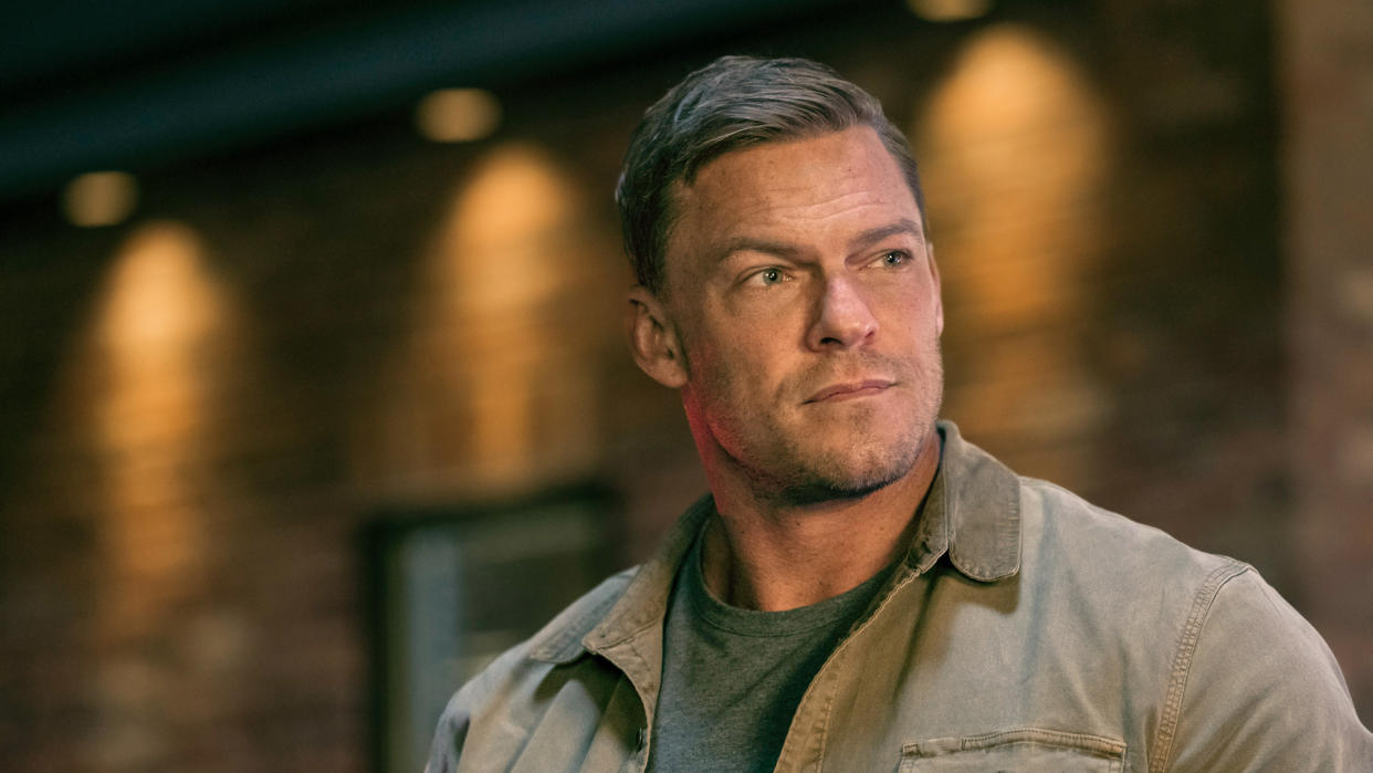  Alan Ritchson in Reacher season 2. 