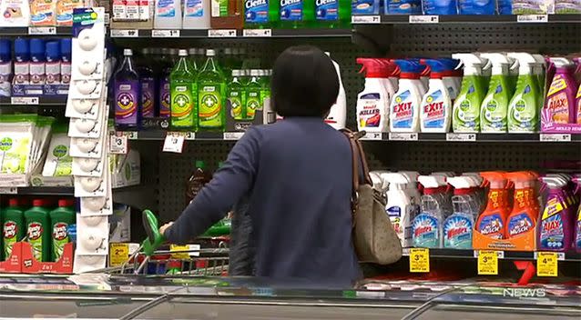One expert warned against the use of bleach, saying vinegar is a much more effective option. Photo: 7 News