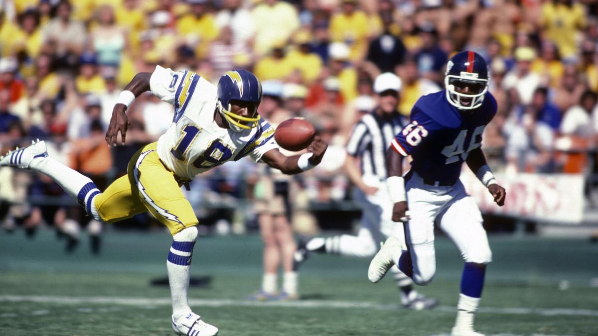 Chargers to retire numbers of Pro Football Hall of Famers Joiner and  Winslow at season opener, Sports