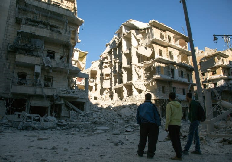 An estimated 250,000 civilians are trapped in the Syrian city of Aleppo