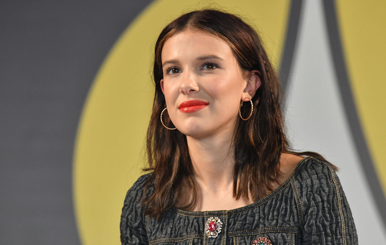 OSAKA, JAPÓN - 6 DE MAYO: Millie Bobby Brown habla durante el evento de charla de celebridades en Osaka Comic Con 2023 el 6 de mayo de 2023 en Osaka, Japón. (Foto de Jun Sato/WireImage)