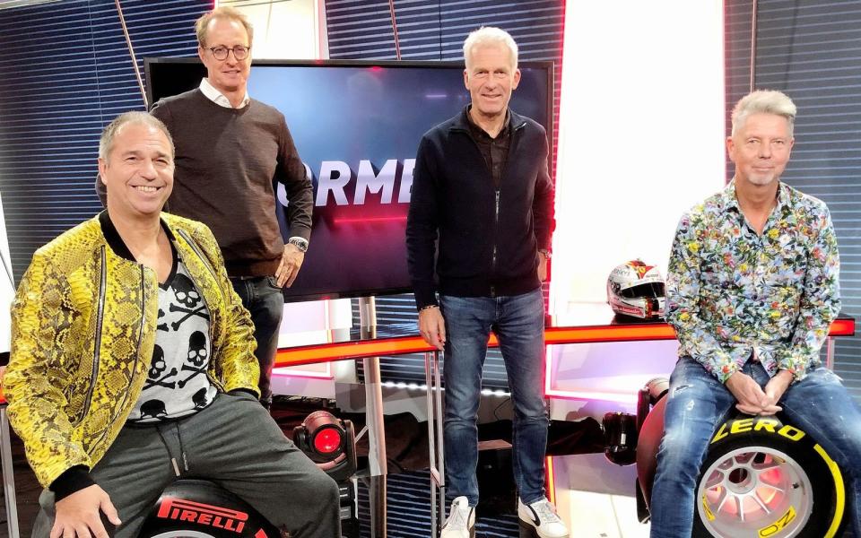 Nachdem RTL 2023 kein Formel-1-Rennen übertragen hatte, steigt der Sender jetzt wieder intensiv in die Berichterstattung ein. Wieder mit dabei, von links: Kai Ebel, Florian König, Christian Danner und Heiko Waßer. (Bild: RTL)