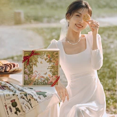 Aunt Stella詩特莉特別與韓國知名藝術家宋智惠（Song Ji Hye）攜手合作，帶來全新的「Adventure with you」藝術家系列精品禮盒。