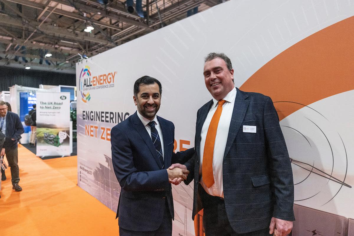 First Minister Humza  Yousaf will once again be in attendance at the All-Energy and Dcarbonise event in Glasgow. he is pictured with Jonathan Heasie of RX Global <i>(Image: All-Energy and DCarbonise)</i>