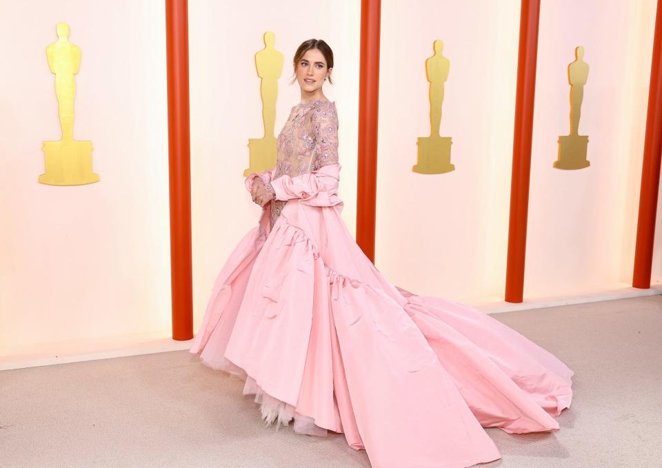 Allison Williams attends the 2023 Academy Awards.