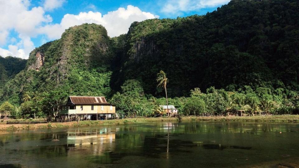 Muchos bugis viven en la verde y montañosa isla indonesia de Célebes.