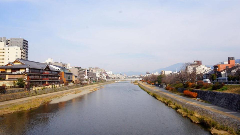 ▲日本打卡景點-京都鴨川納涼床。（圖／Tripbaa趣吧！亞洲自由行專家）