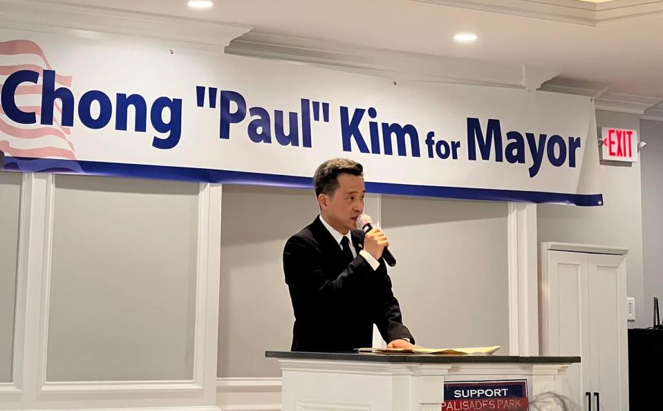 Chong "Paul" Kim announcing his bid for Palisades Park mayor.