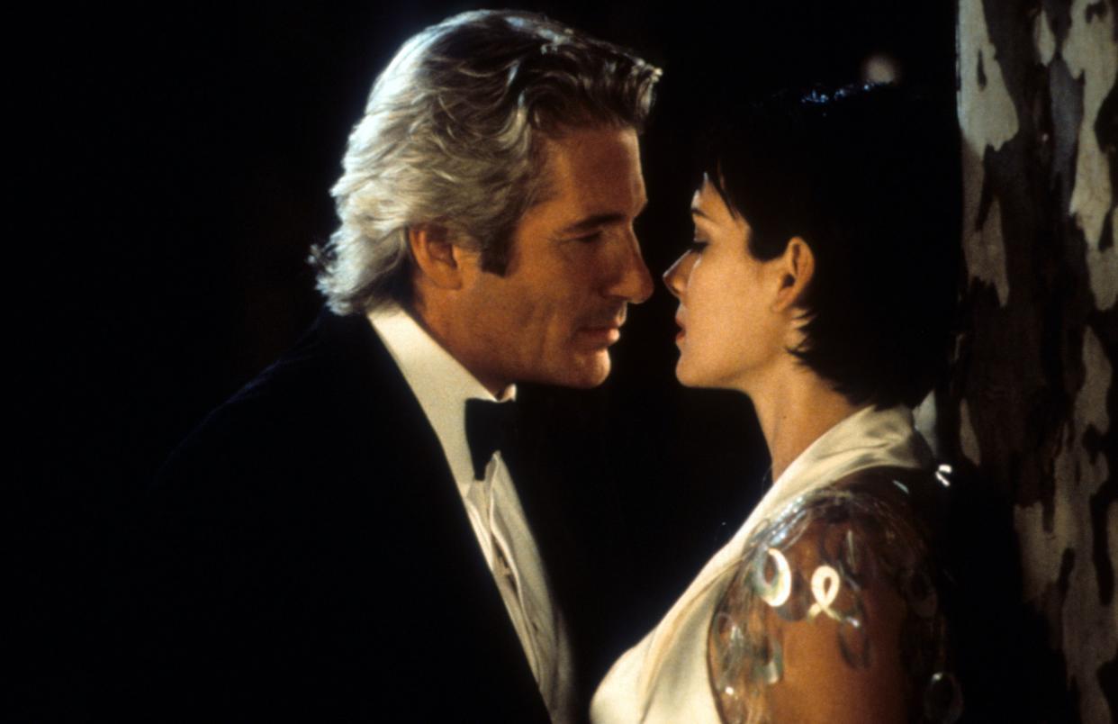 Richard Gere about to kiss Winona Ryder in a scene from the film 'Autumn In New York', 2000.