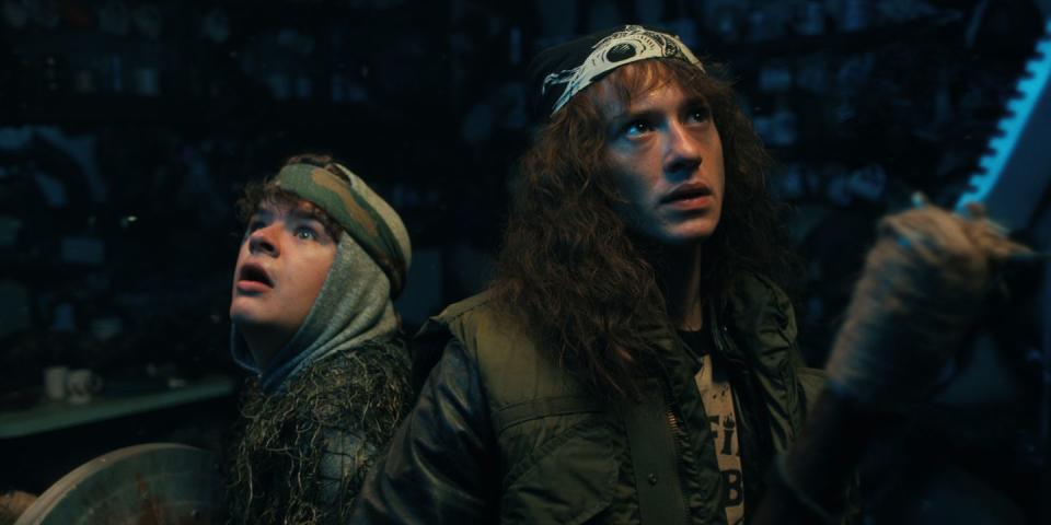 gaten matarazzo as dustin henderson and joseph quinn as eddie munson, stranger things season 4