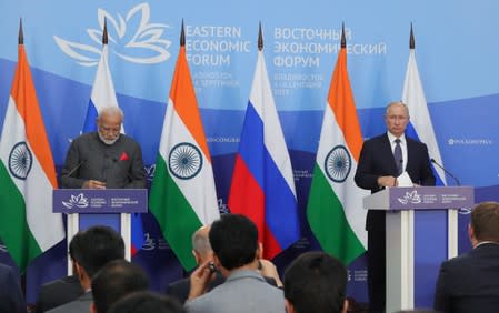Russian President Putin meets Indian Prime Minister Modi in Vladivostok