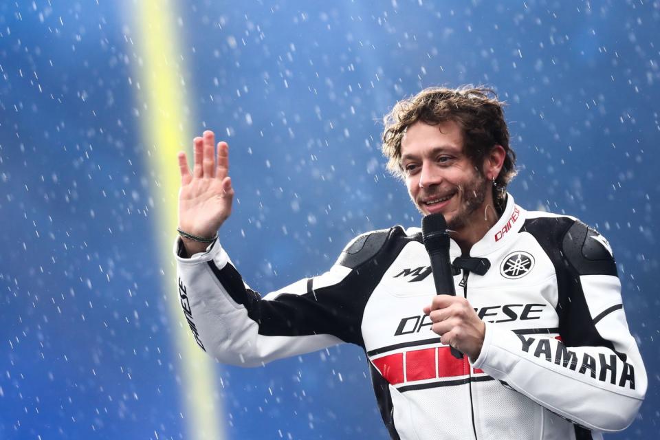 Neunmal Weltmeister, 115 Siege. Der Italiener Valentino Rossi dominierte fast 15 Jahre lang den Motorradrennsport, 2021 erklärte er seinen Rücktritt. Fünfmal wurde er in seiner Heimat Sportler des Jahres. (Bild: Jakub Porzycki / NurPhoto / Getty Images)