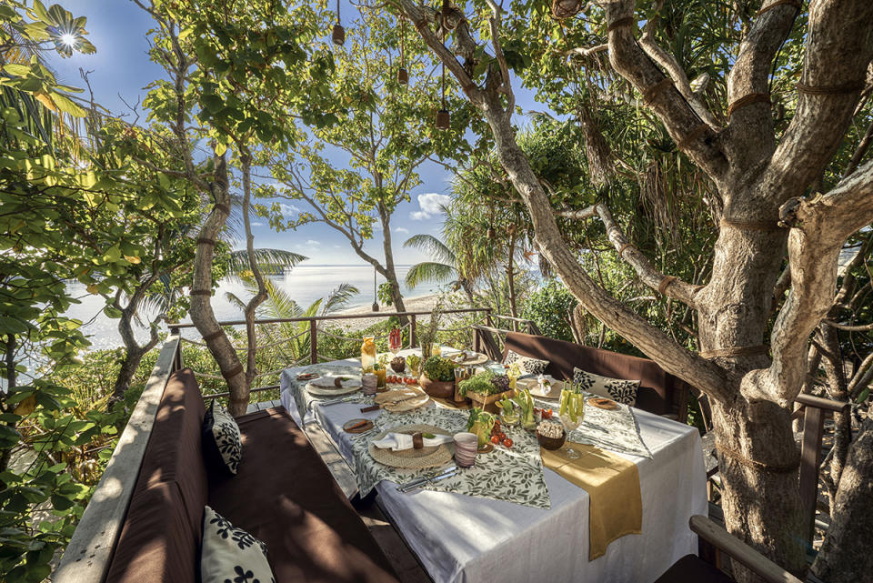 The Treehouse dining table at the Park Hyatt Maldives